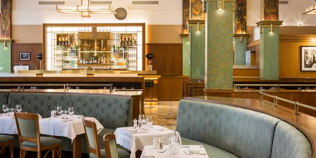 La Coupole, brasserie à coups de théâtre de Montparnasse