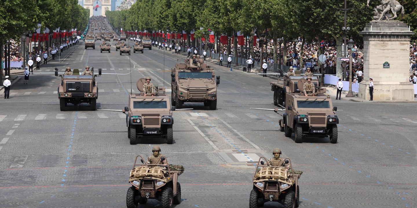VIDEO Les images du défile du 14-Juillet, en présence de Volodymyr Zelensky et de la coalition des volontaires