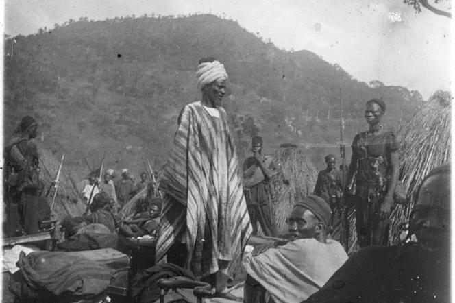 Samory Touré après sa capture par l’armée française, en septembre 1898.