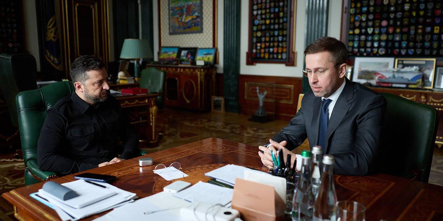 Guerre en Ukraine : limogeage du ministre de la Défense, nouveau Premier ministre approuvé