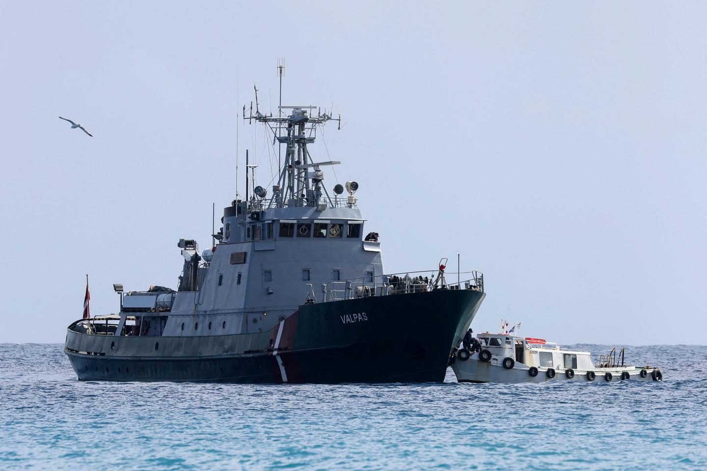 Frontex continue sa mission en Grèce, malgré de graves violations des droits des migrants