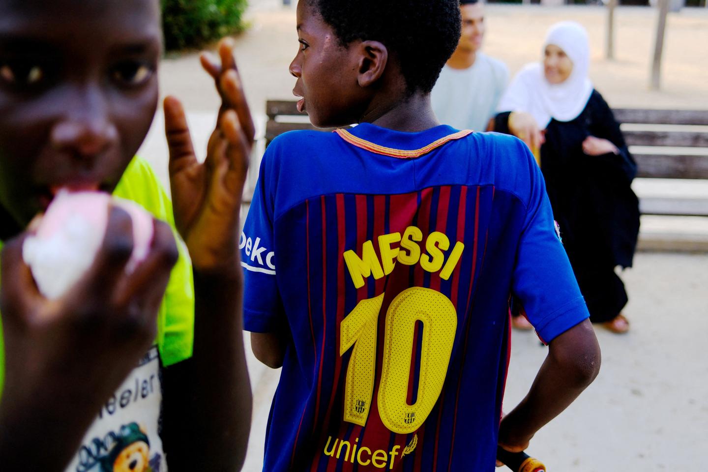 Espagne-Argentine : en Catalogne, le " choix cornélien " entre Lamine Yamal et Lionel Messi divise les supporteurs du FC Barcelone
