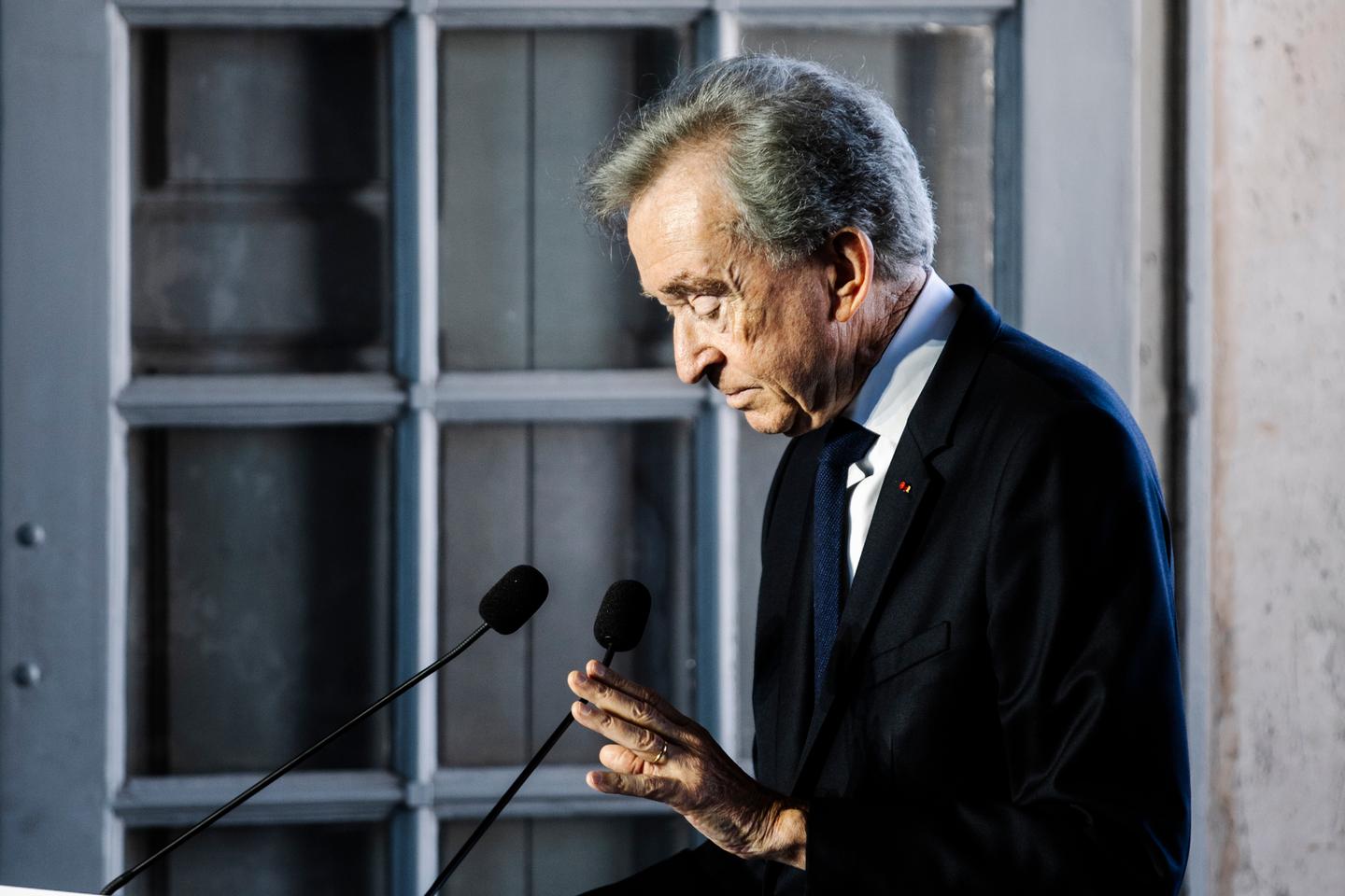 « L’Empire Bernard Arnault » : le PDG de LVMH réagit à l’enquête du ...