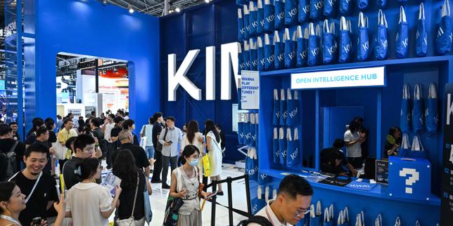 La Maison Blanche accuse la start-up chinoise Moonshot et sa nouvelle IA de pointe d’avoir pillé Anthropic