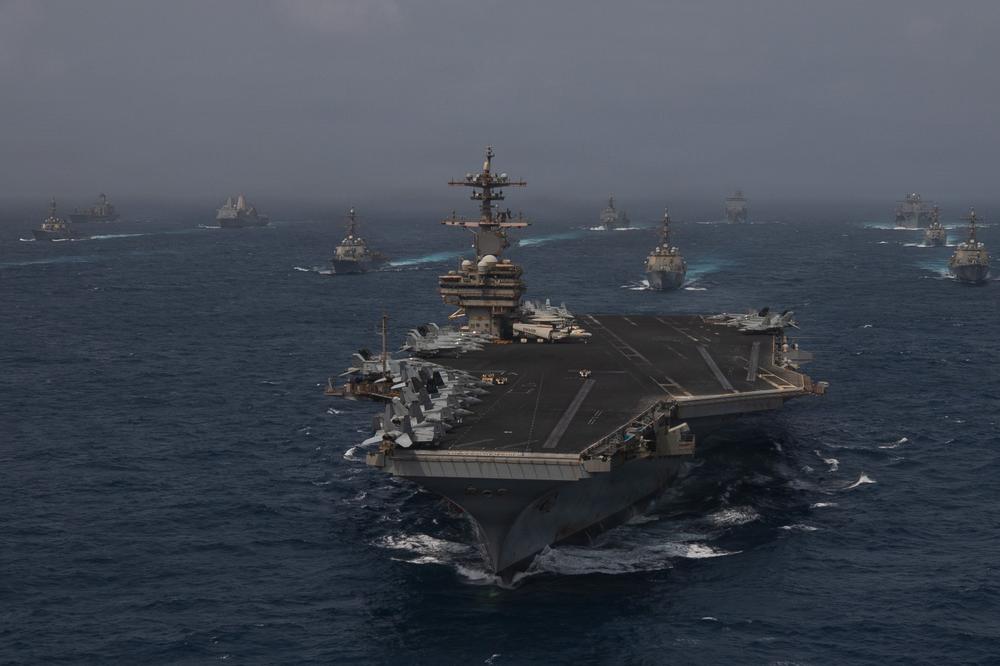 Une image mise à disposition par le commandement central de l’armée américaine (CENTCOM) montre des navires de guerre américains en mer d’Arabie, le 30 juin 2026. - MARINE AMÉRICAINE/CENTCOM