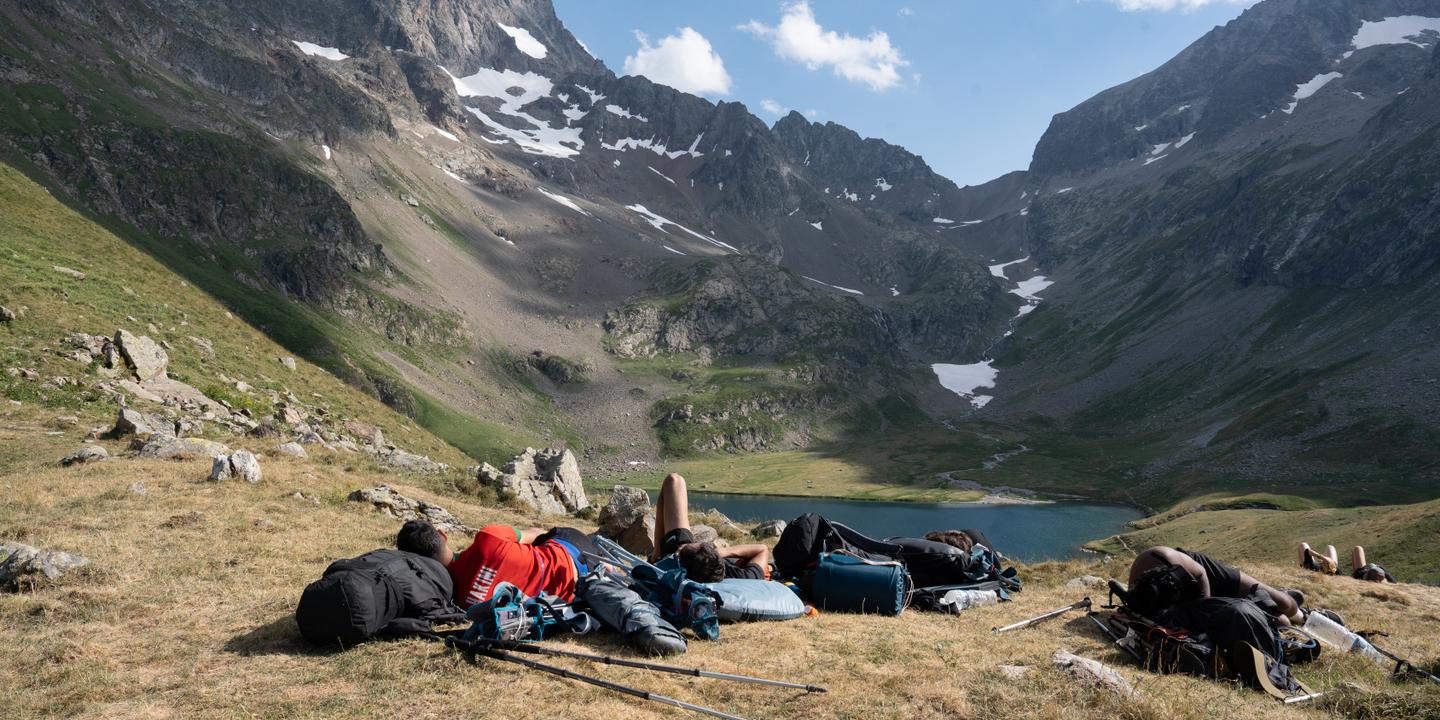 Au lac de la Muzelle, l'afflux des néo-bivouaqueurs inquiète
