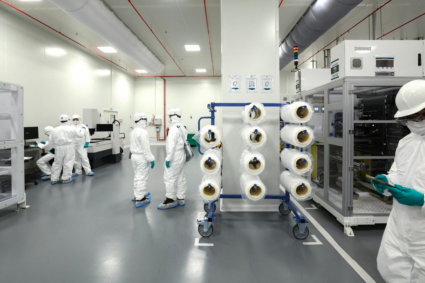 Dans les Hauts-de-France, l’euphorie créée par les gigafactories de batteries électriques laisse place au doute
