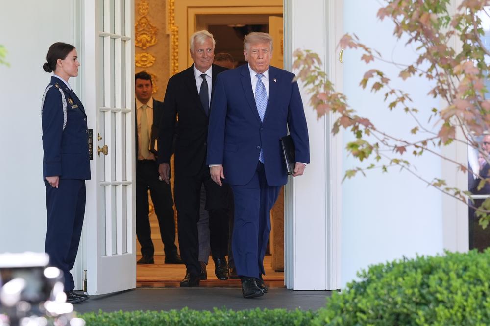 Donald Trump quitte la Maison Blanche, à Washington, le 23 juillet 2026. - JULIA DEMAREE NIKHINSON/AP