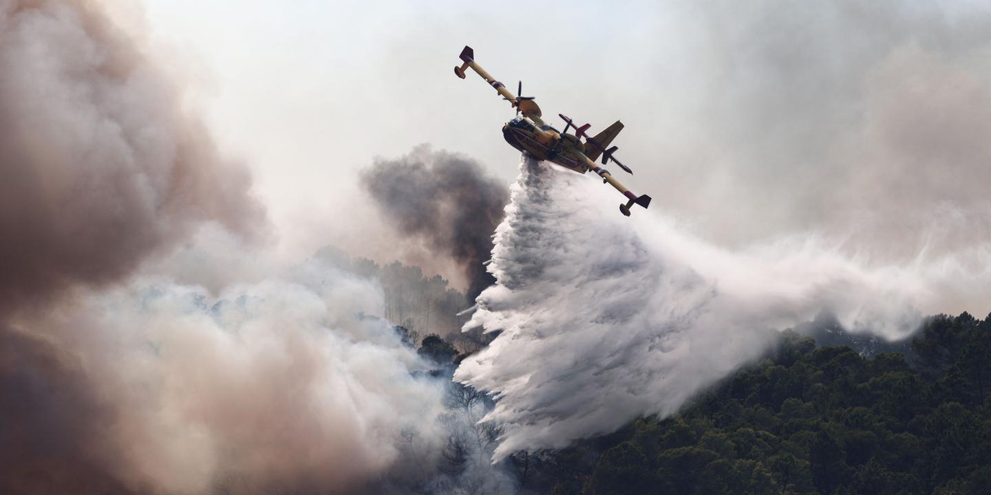 Pénurie de Canadair : intensité et simultanéité des feux en cause