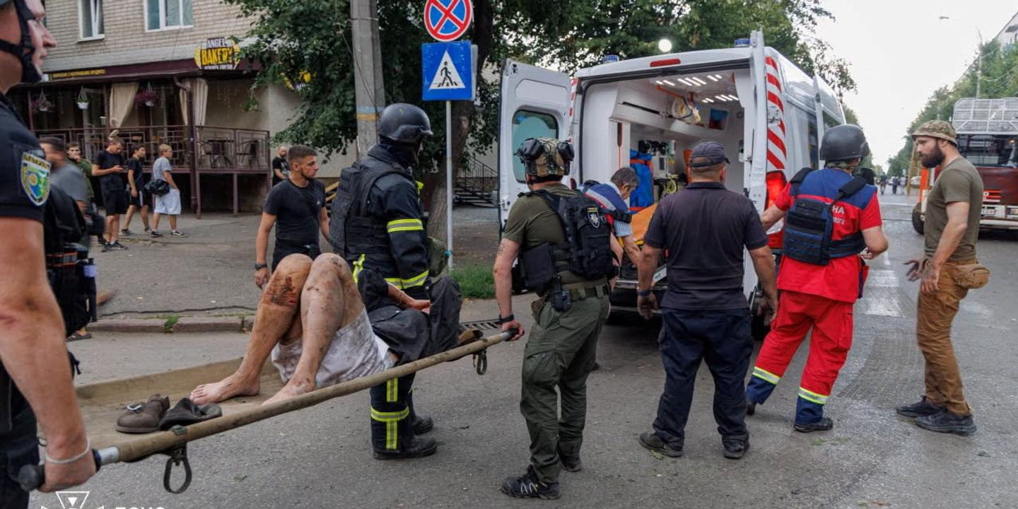EN DIRECT, guerre en Ukraine : une frappe de drone russe fait au moins deux morts à Soumy, dans le nord du pays