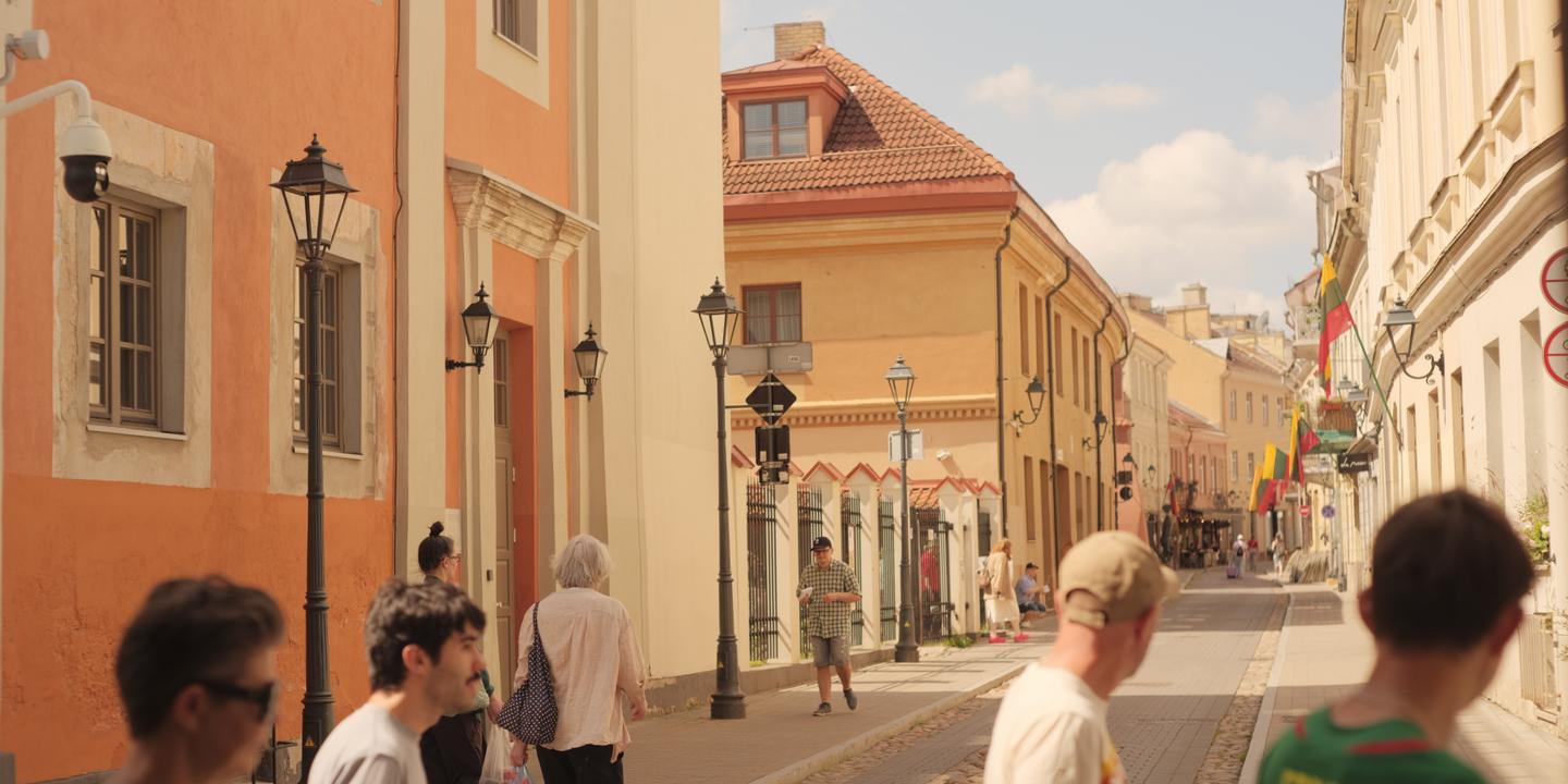 « Mon seul crime a été de vouloir faire mes études en Lituanie » : à Vilnius, une université biélorusse en exil harcelée par le régime de Loukachenko