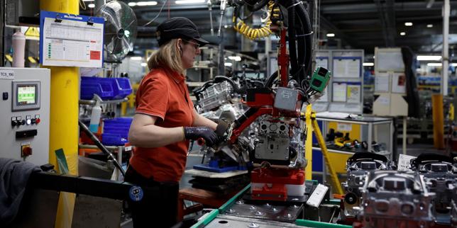 Dans le Nord, Toyota célèbre le succès de la Yaris, sa voiture hybride, et assume de ne pas prendre le virage du tout-électrique