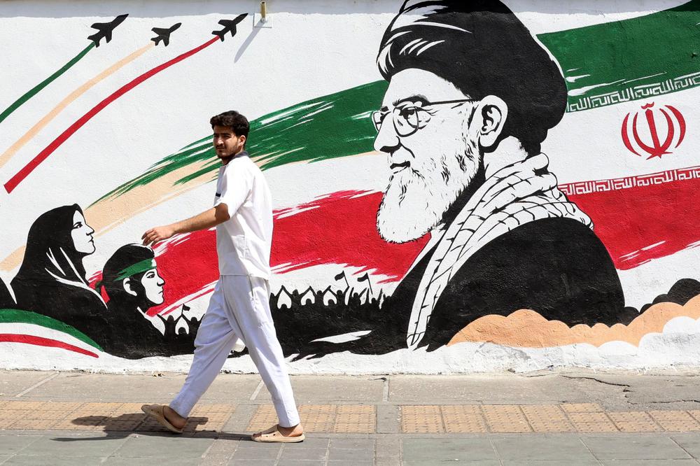 Une fresque de propagande dans le centre de Téhéran, le 27 juillet 2026. - - / AFP