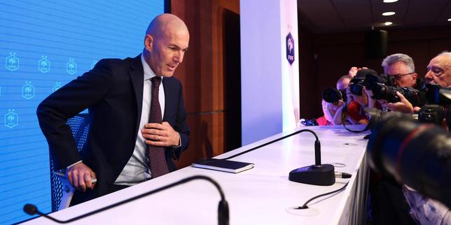 Zinédine Zidane maintient sa confiance à l’ex-policier détaché auprès des Bleus, dans le collimateur de la justice