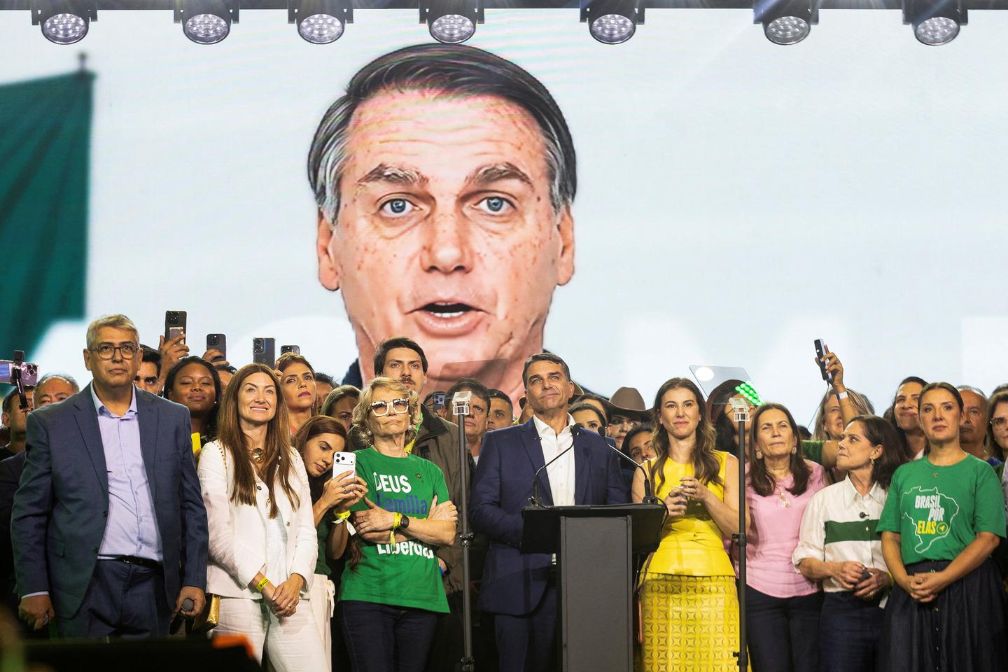 Brasil: la Corte Suprema exige a Jair Bolsonaro que explique un deepfake electoral en apoyo a su hijo candidato a la presidencia