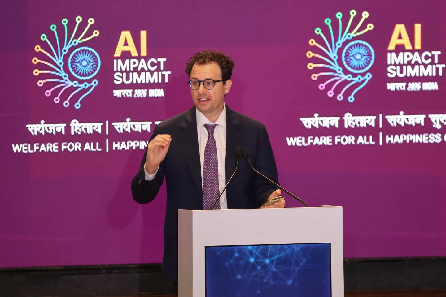 IA : des milliers de cadres, dont des dirigeants d’Anthropic et d’OpenAI, demandent au gouvernement américain de « temporiser » la sortie des nouveaux modèles