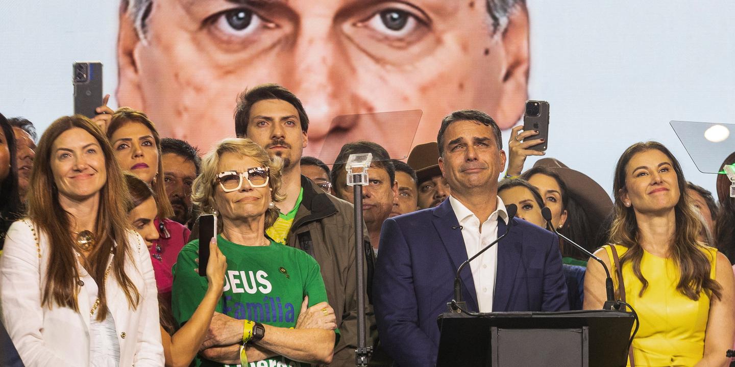 Brésil : l'ombre de Bolsonaro sur la candidature de son fils Flávio
