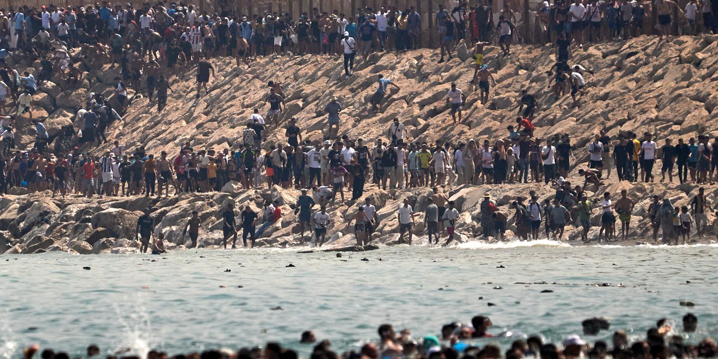 Espagne : des centaines de migrants entrent illégalement à Ceuta