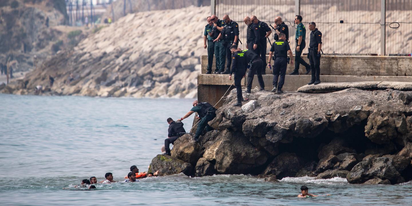Espagne : plus de 1 500 personnes sont arrivées en provenance du Maroc à Ceuta « ces derniers jours », annoncent les autorités régionales, qui évoquent une « urgence humanitaire absolue »