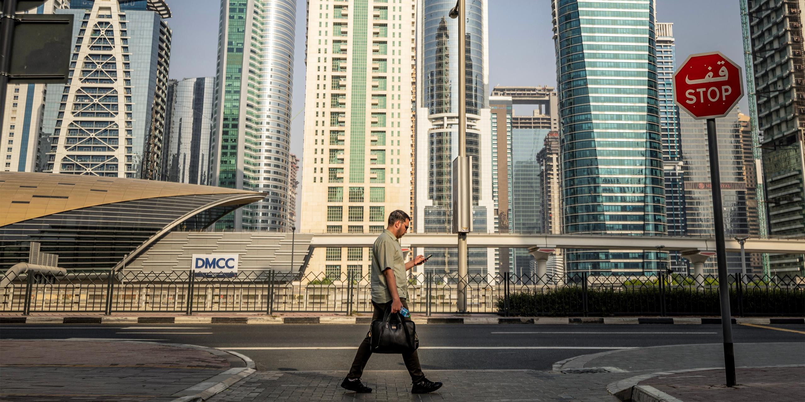 « L’incertitude est presque pire que la guerre » : à Dubaï, le cœur financier du Moyen-Orient, la crainte d’un conflit qui s’enlise