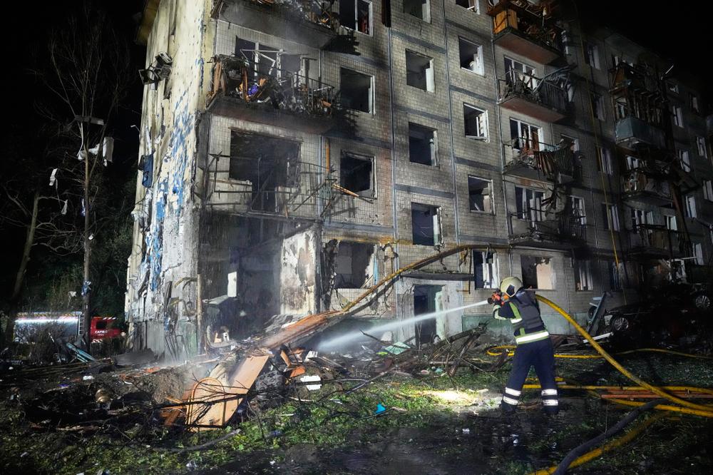 Après une attaque de missiles russes, à Kiev, le 1ᵉʳ août 2026. - EFREM LUKATSKY/AP