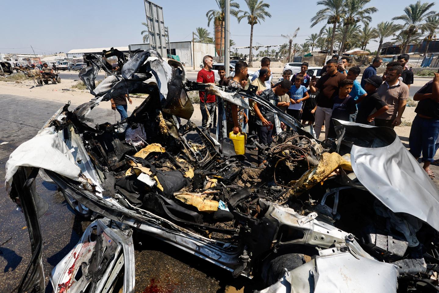 Bombardamenti israeliani in Gaza causano almeno 13 morti nonostante l'accordo di disarmo