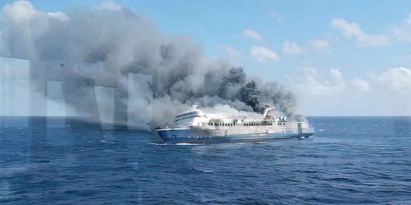 En Indonésie, un incendie sur un ferry fait au moins cinq morts et 41 disparus