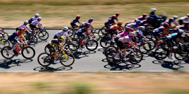 EN DIRECT, Tour de France Femmes 2026 : le peloton attaque la deuxième difficulté de la journée, suivez la 3ᵉ étape