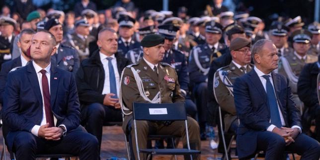 En Pologne, l’hyperprésidence de Karol Nawrocki entrave l’action du gouvernement de Donald Tusk