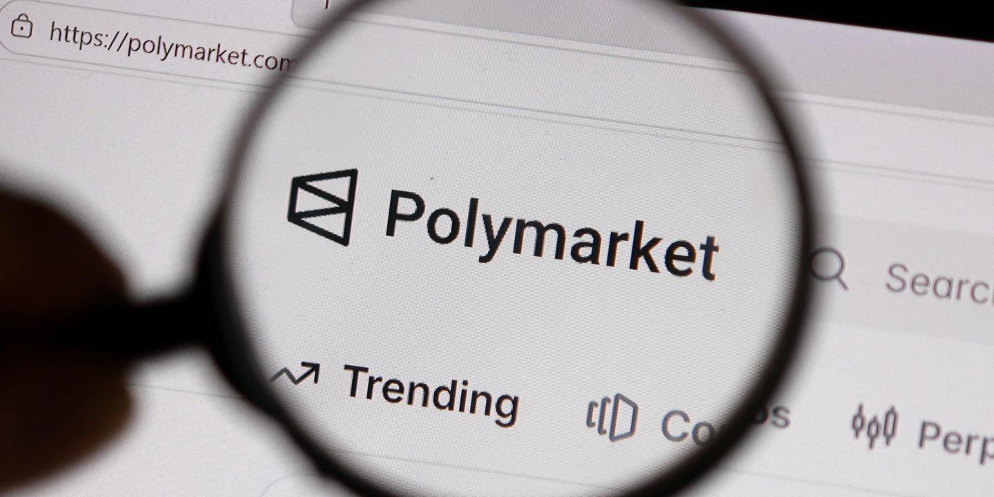 Polymarket saisit la justice pour contester son interdiction en France