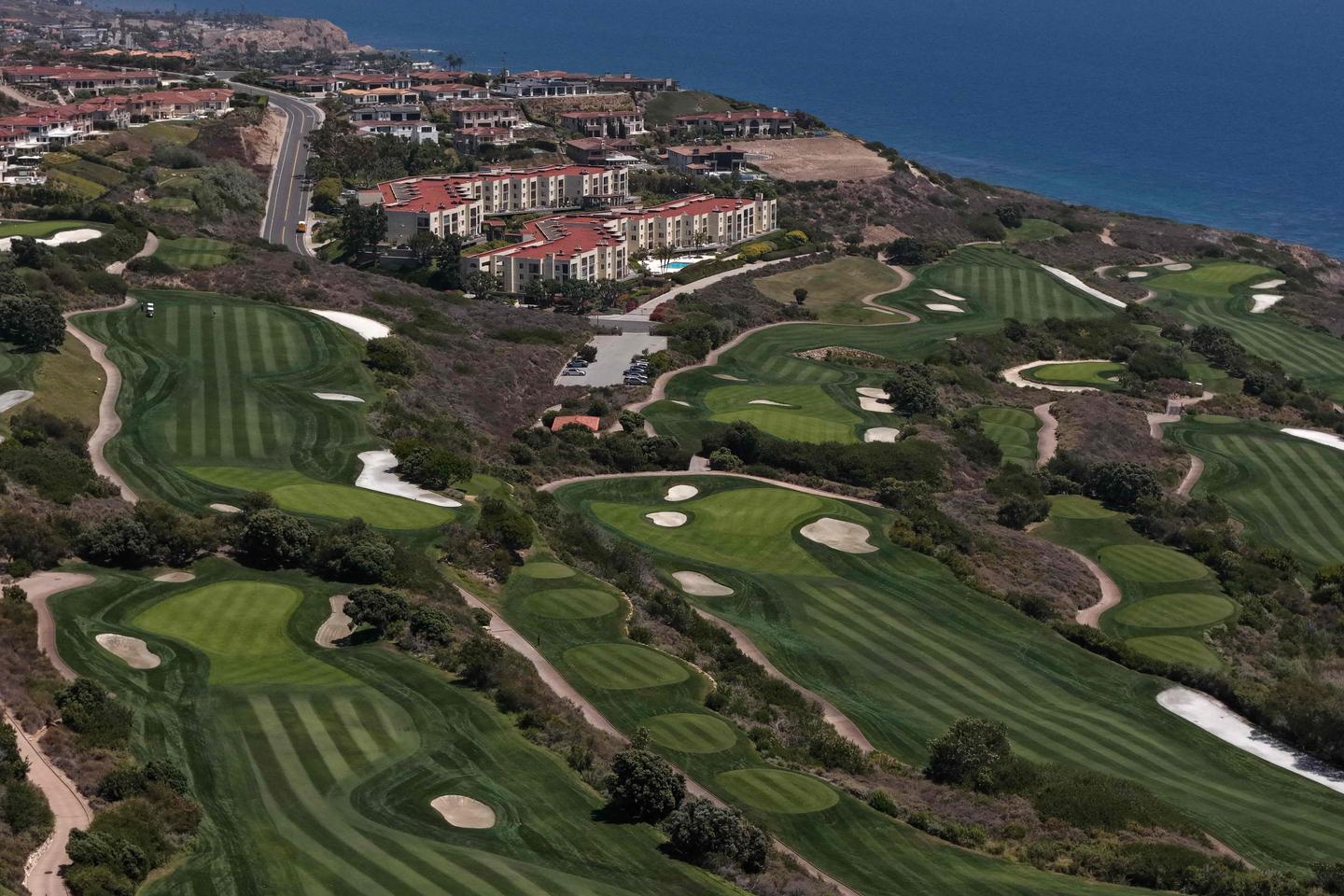 Un uomo armato arrestato nel golf di Trump a California, due giorni prima della visita del presidente