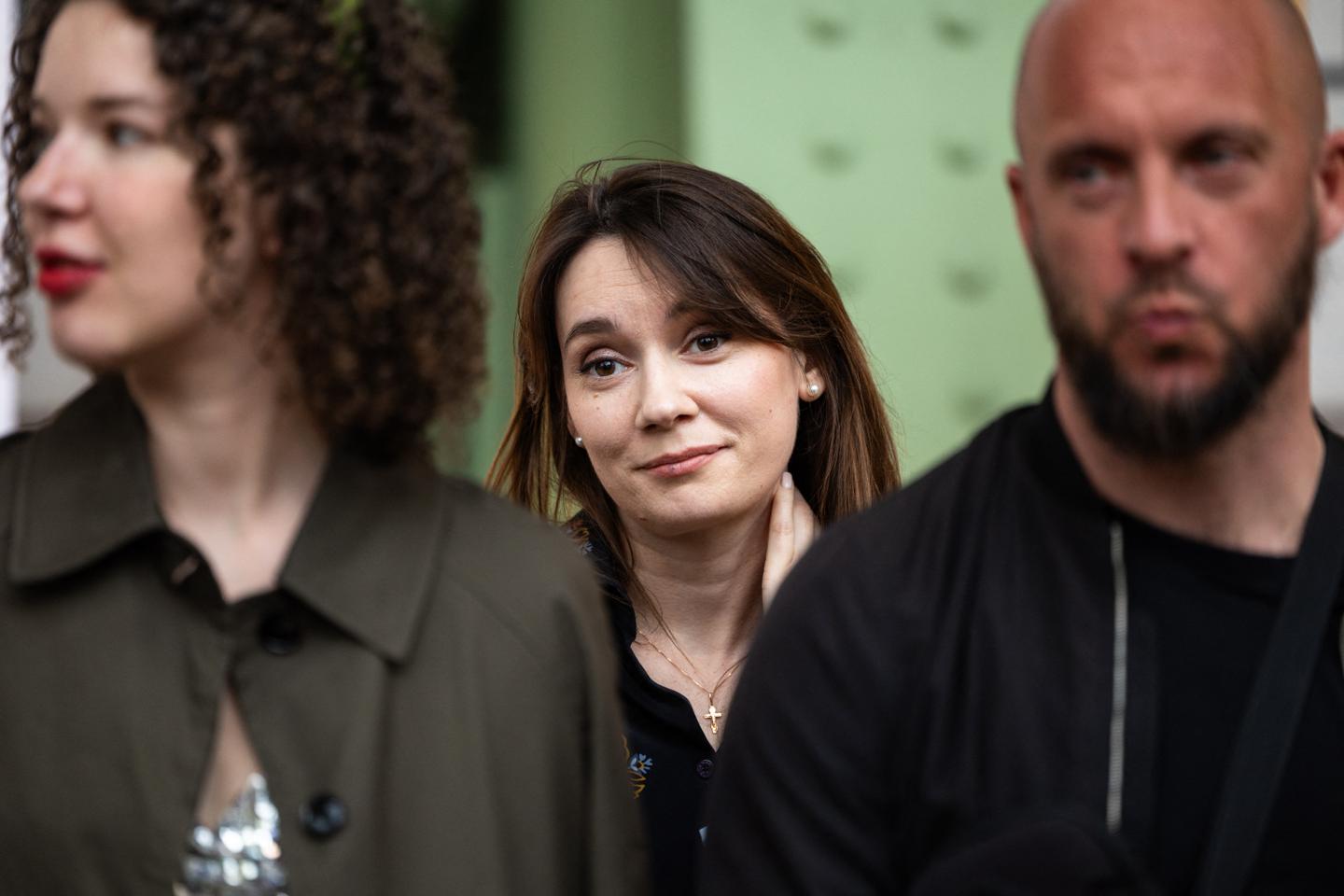 La Russie dénonce une persécution politique après l'expulsion de la chroniqueuse Xenia Fedorova par la France.
