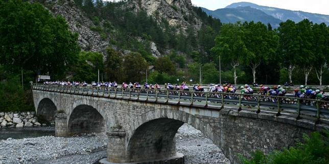 EN DIRECT, Tour de France Femmes 2026 : le peloton accélère à l’approche de Nice