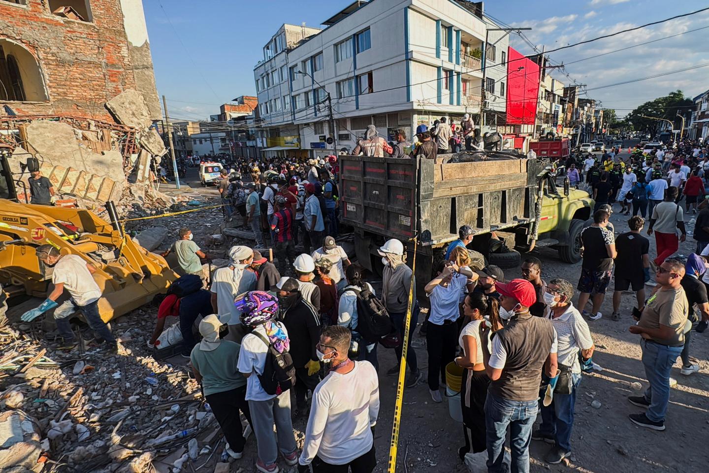 video-colombie-les-images-du-s-isme-qui-a-fait-au-moins-132-morts
