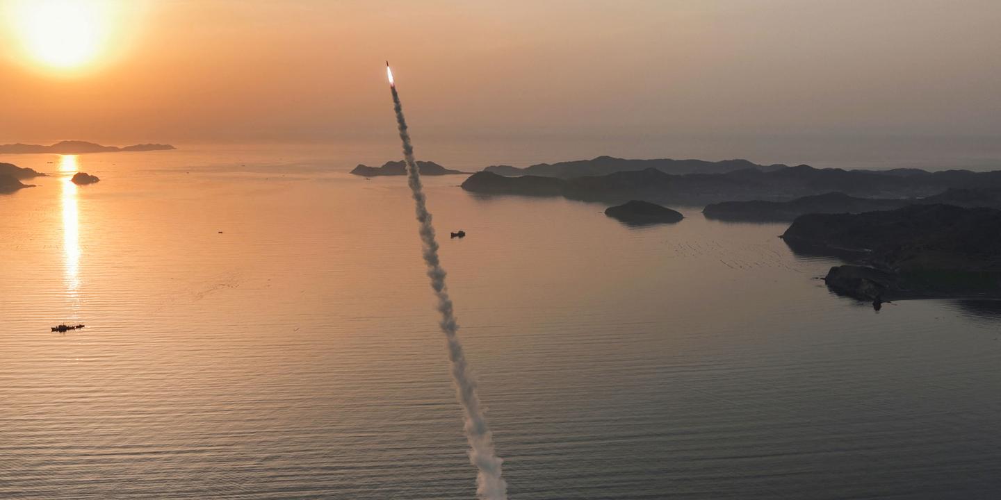 La Corée du Nord tire un missile balistique en mer du Japon