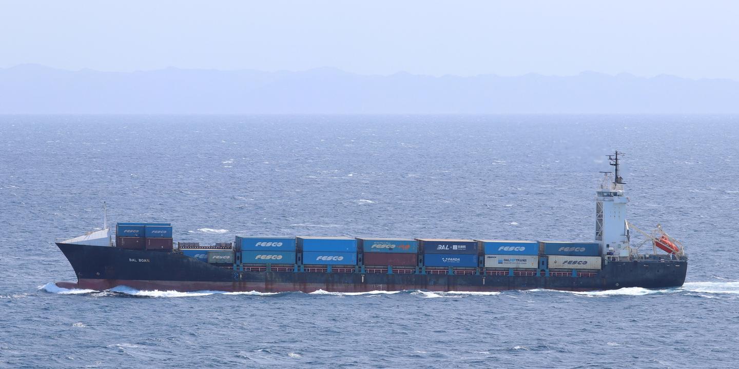 L'armée américaine tire sur un navire violant le blocus des ports iraniens