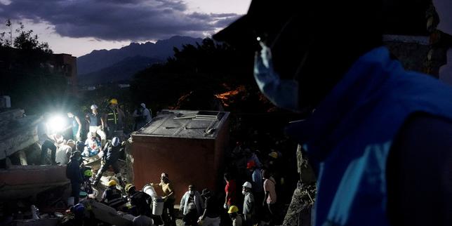 Après un puissant séisme en Colombie, la recherche de survivants et le décompte des victimes