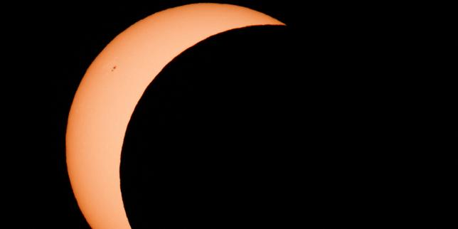 EN DIRECT, éclipse solaire : le phénomène atteint progressivement son maximum en France métropolitaine ; l’éclipse totale commence en Espagne