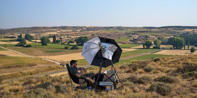 EN DIRECT, éclipse solaire : le phénomène commence bientôt en France métropolitaine ; suivez-le avec nos journalistes