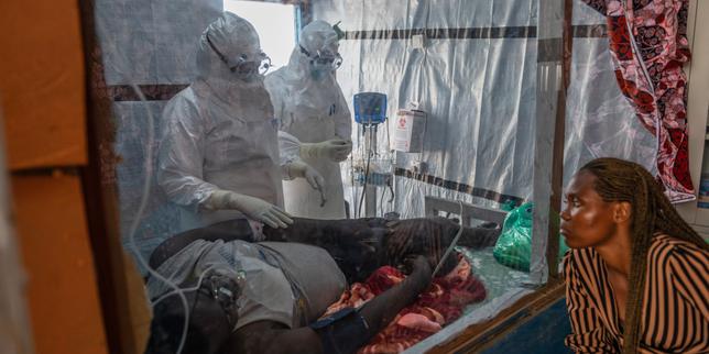 Pour lutter contre Ebola, la réponse internationale prise de vitesse