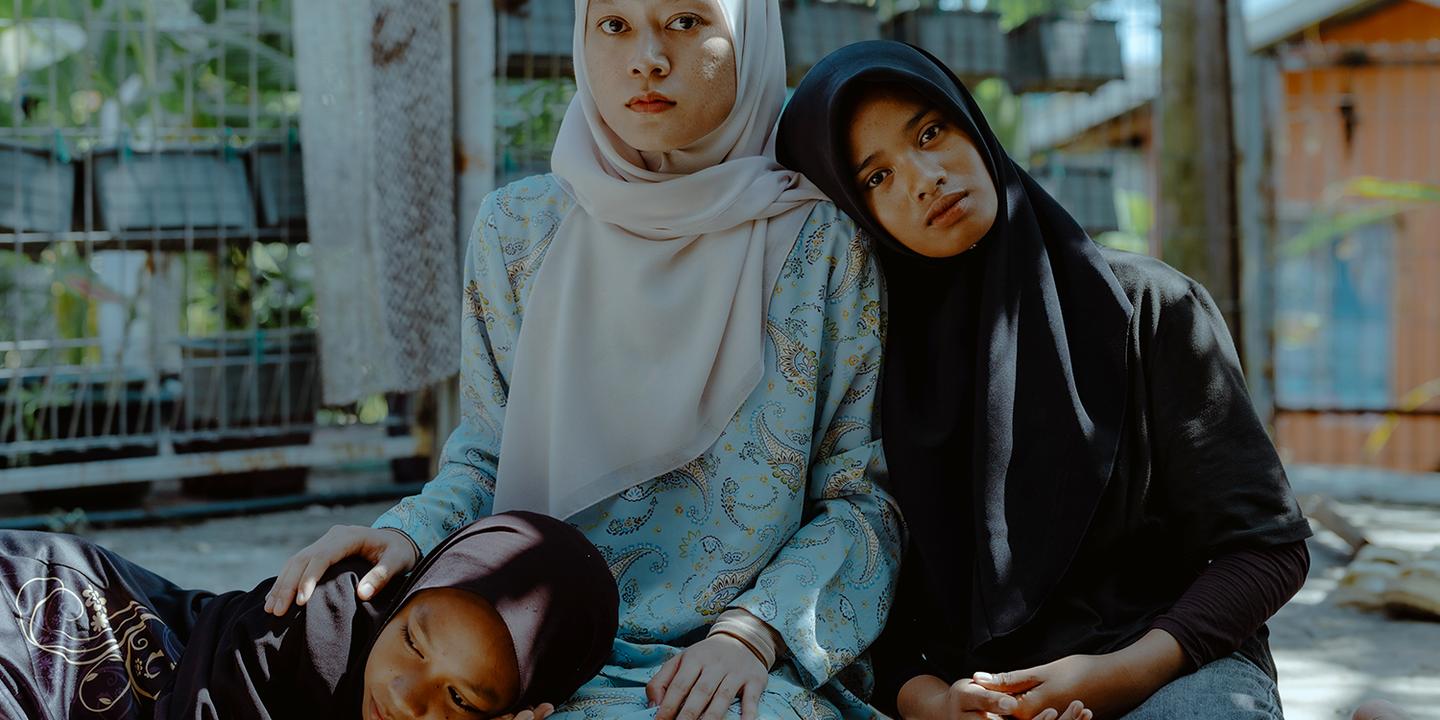 Sur l’île de Bornéo, les jeunes Bajau en mal de terre : « Si je n’ai pas de papiers, mes enfants n’en auront pas non plus. Je ne me marierai pas tant que je n’aurai pas mes documents. Je veux briser ce cercle pour les générations futures »