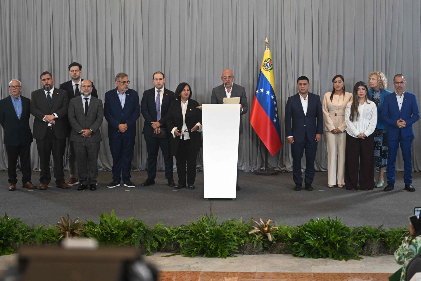 Venezuelan government and opposition wrap first round of talks