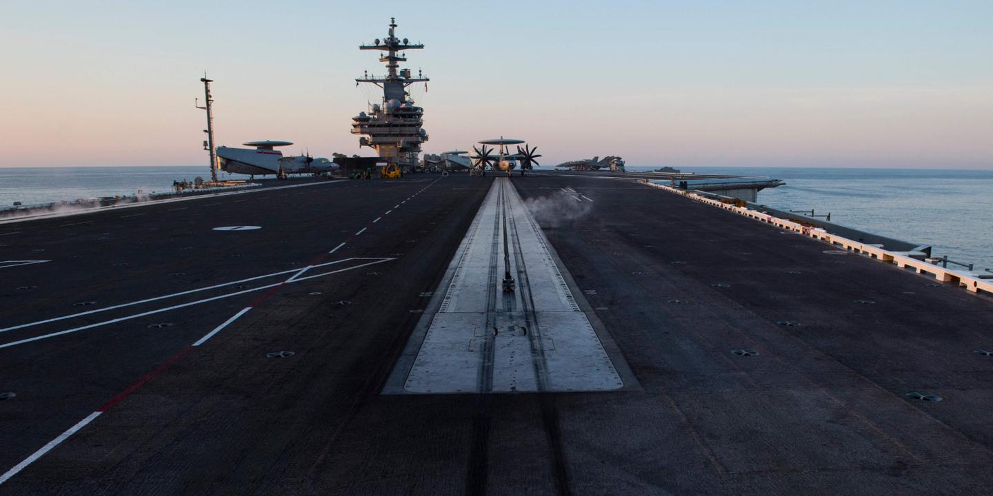 Trump veut relancer les catapultes à vapeur sur les porte-avions
