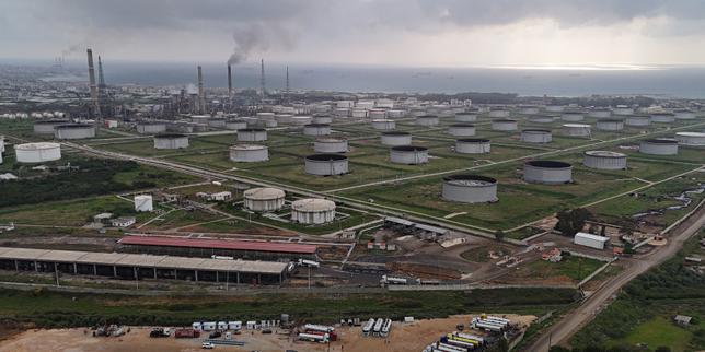 Gulf countries seek new routes for 'black gold' to free themselves from the Strait of Hormuz