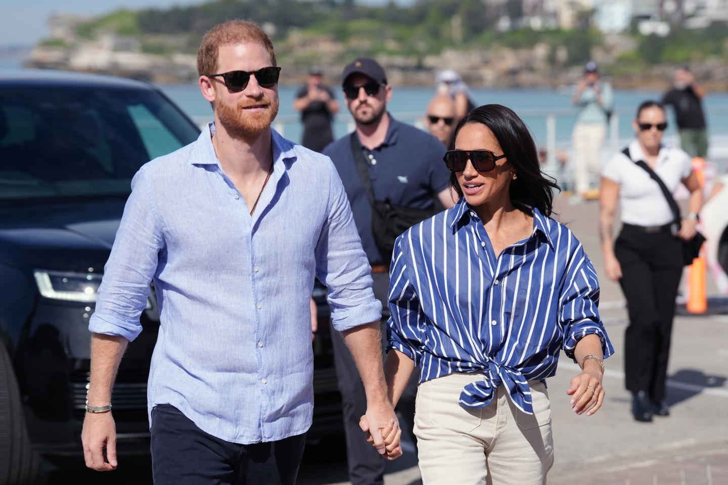 Harry e Meghan tornano nel Regno Unito dopo sei anni, con i loro figli