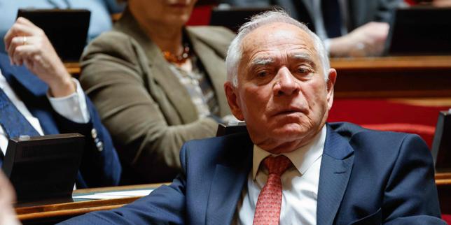 Mort de François Patriat : la République perd « l’un de ses plus infatigables artisans », déclare Emmanuel Macron