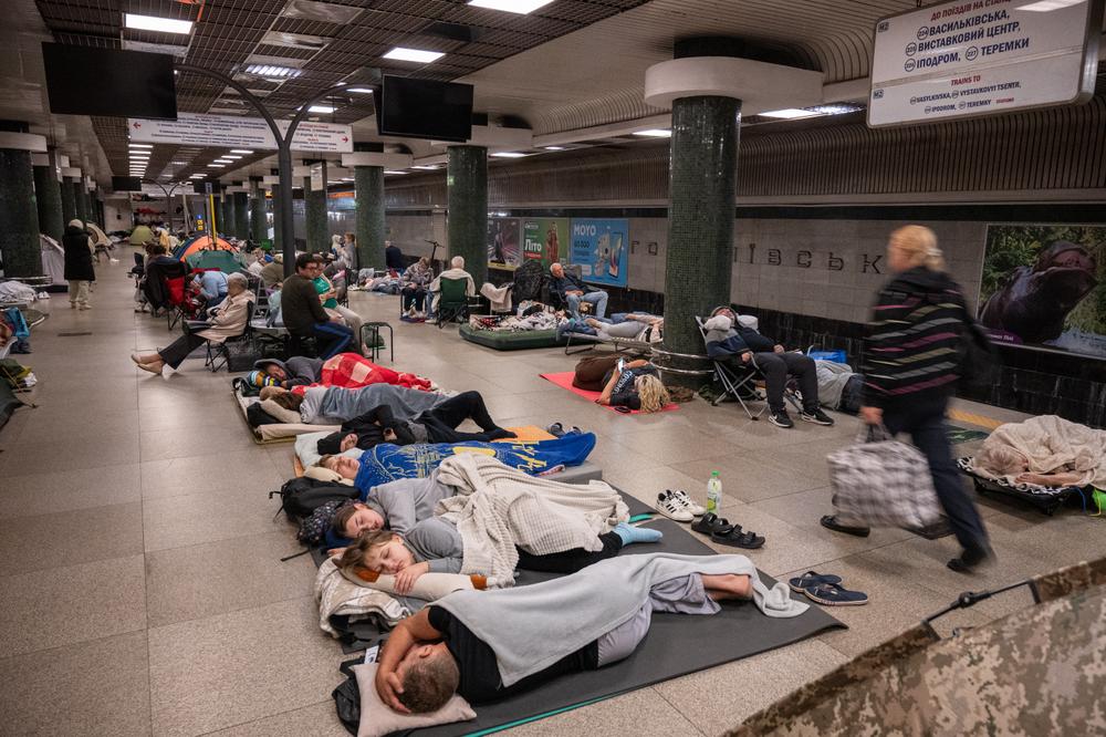 Dans une station du métro de Kiev, le 20 août 2026. - DANYLO ANTONIUK/AP PHOTO