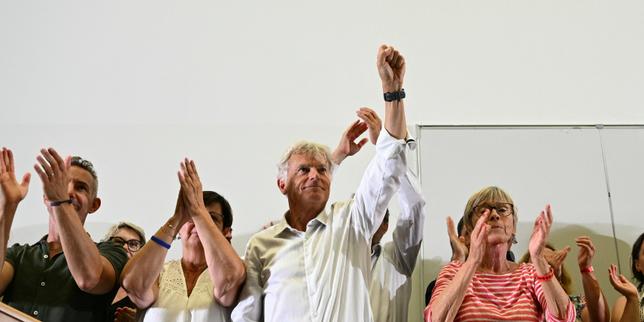 Le communiste Fabien Roussel lance sa campagne pour la présidentielle 2027 sur une ligne autonome