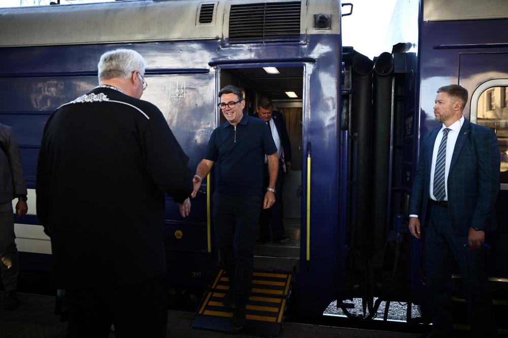 Le premier ministre britannique, Andy Burnham, arrive à Kiev, le 24 août 2026. - HENRY NICHOLLS/REUTERS
