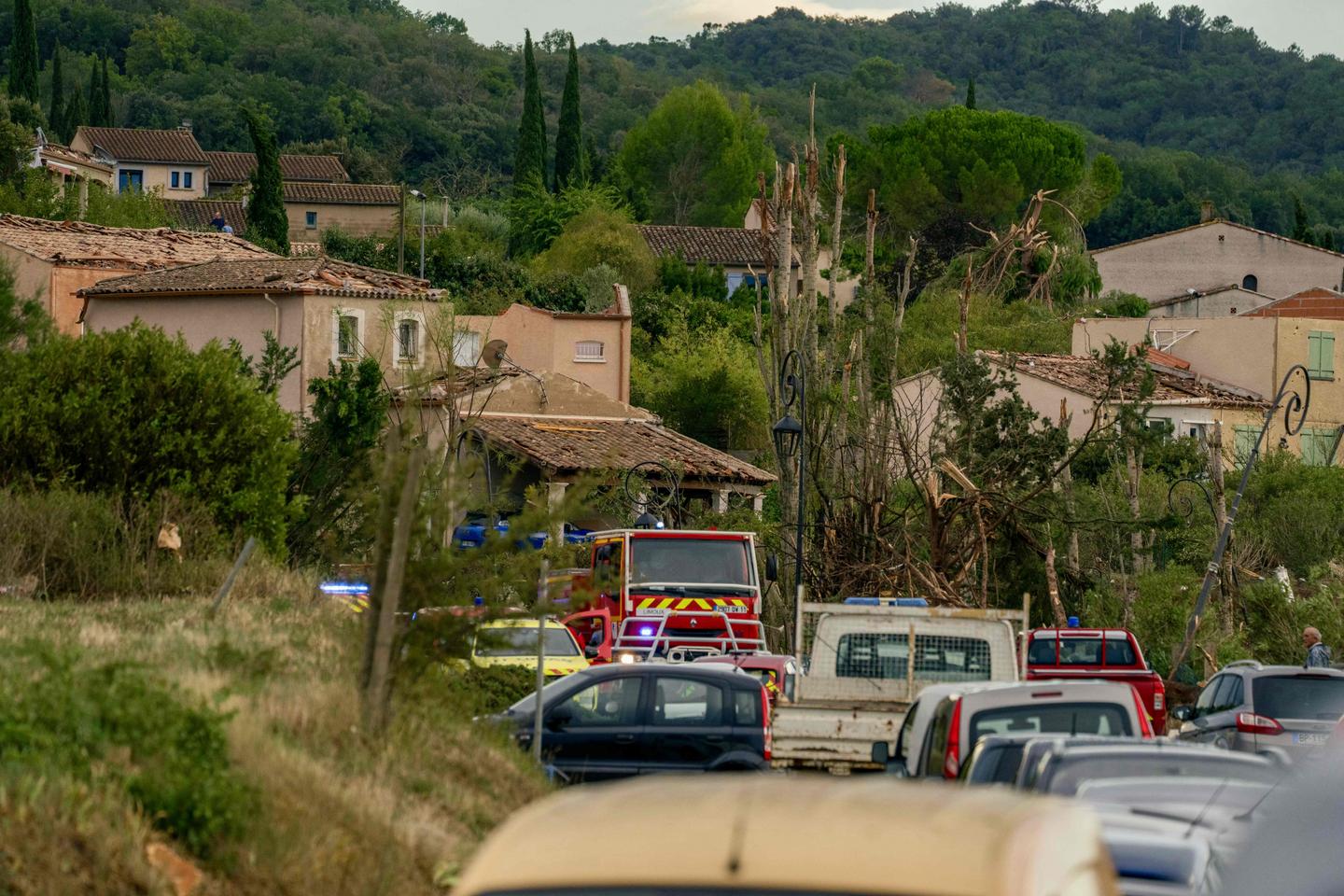 une-tornade-frappe-l-aude-et-arrache-plusieurs-toitures-sans-faire-de
